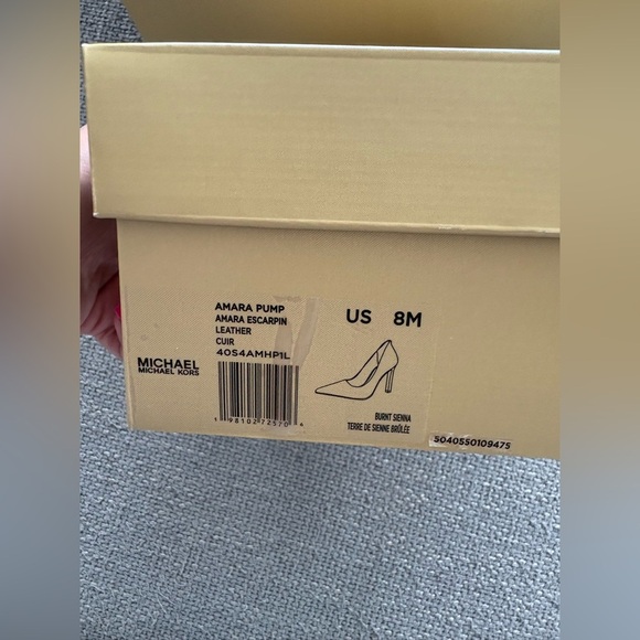 Michael Kors Leather Pointed-Toe Pumps – Size 8 – NWT with Box (Not Outlet) - Picture 3 of 12